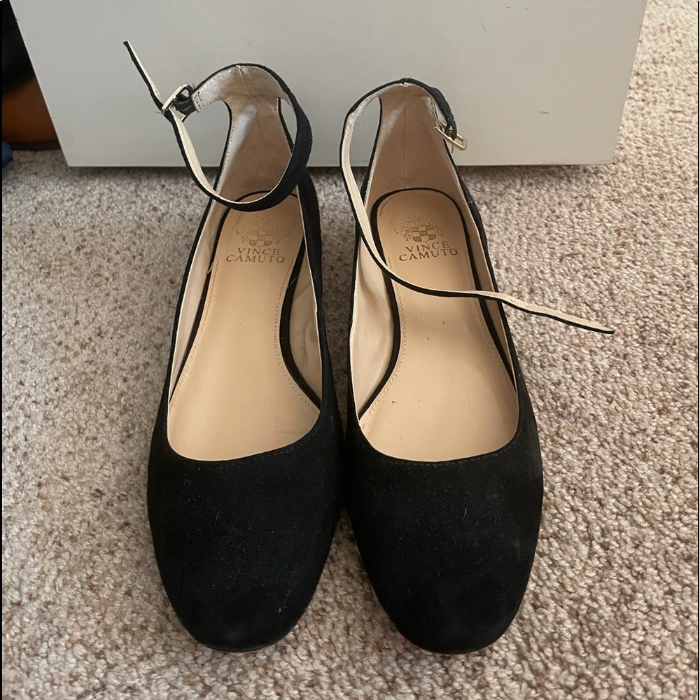 Vince Camuto flats